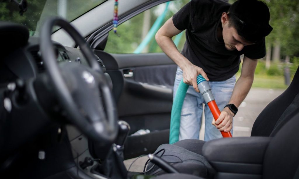 Gas Stations with Vacuum Cleaners