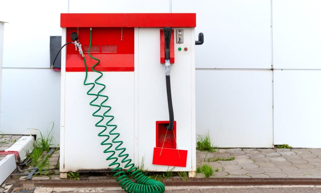 Gas Stations with Vacuum Cleaners