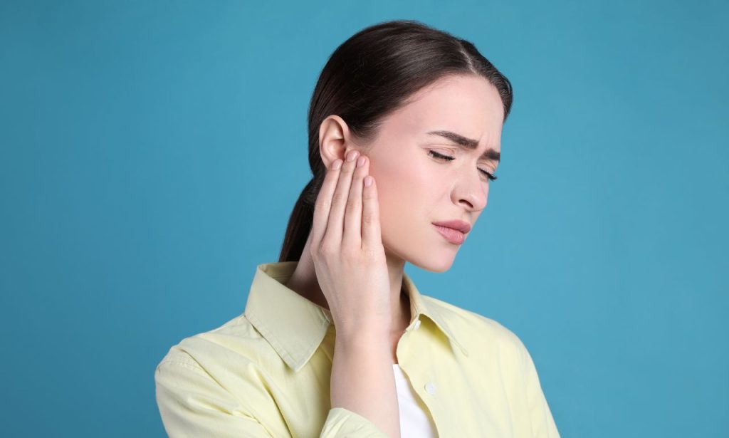 What Causes Fluttering in the Ear