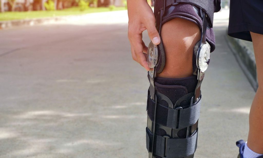 How to Keep Knee Brace from Slipping Down