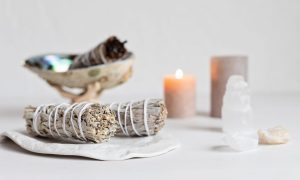 How to Make a Sage Smudge Stick