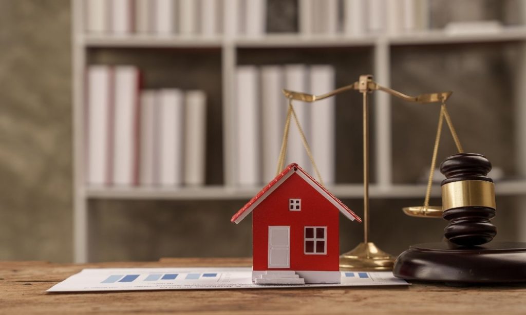 What Happens If a House Goes Into Foreclosure During Probate